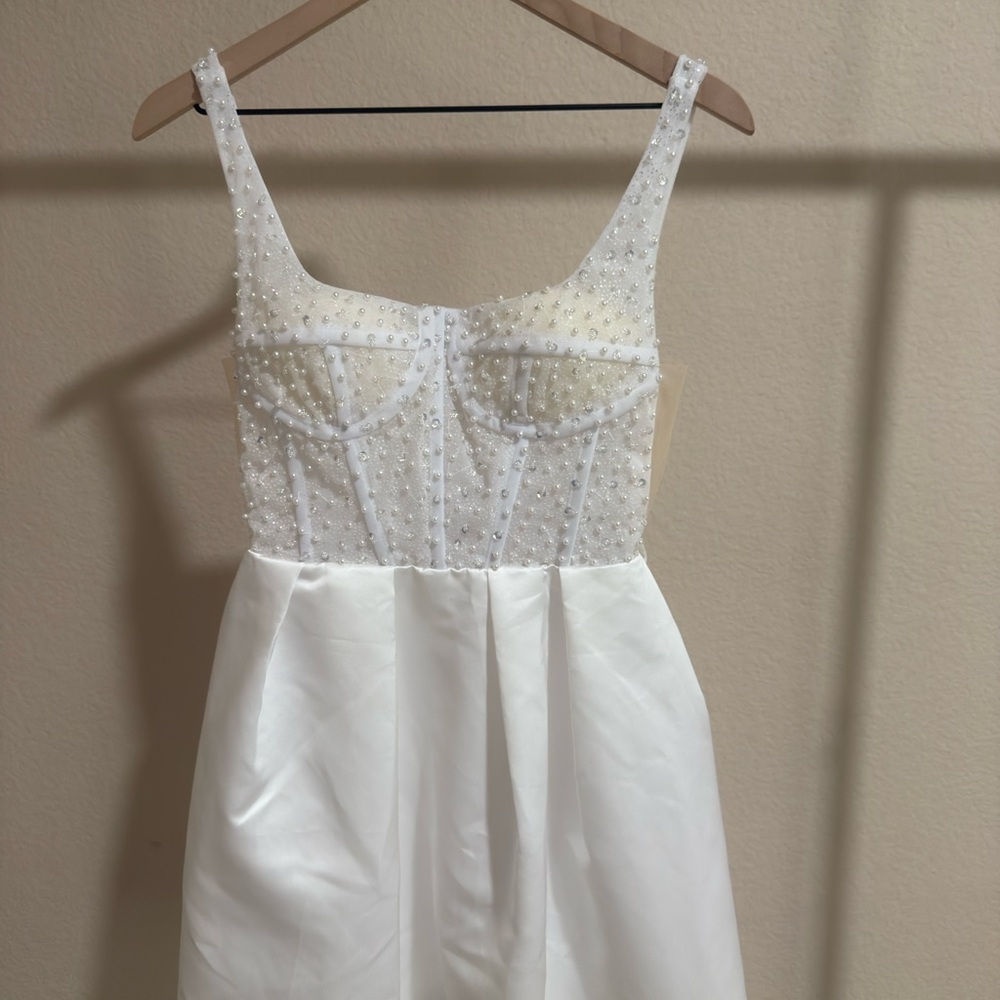 Elegant White Wedding Short Dress